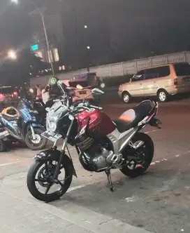 Yamaha scorpio 2012 merah marun