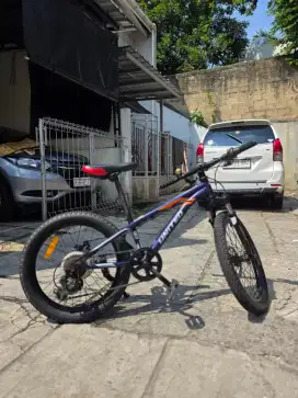 Sepeda United Monanza 20