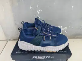 Sepatu Skechers Monster