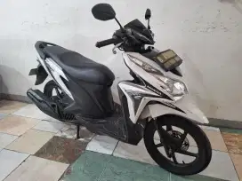 Dijual vario kzr 2014 lengkap bagus orisinil