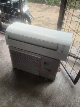 Ac daikin 1 Pk inverter dingin