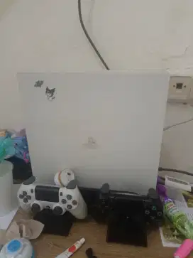 PS 4 PRO 1 TB 72