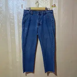preloved celana jeans cewek brand ckey jeans boyfriend size 30 besar
