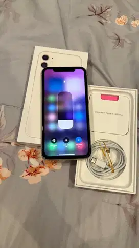 Dijual Iphone 11 White 64GB Resmi Ibox Lengkap