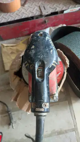 MESIN GOSOK AMPLAS BELT SENDER MAKTEC MT921 180 WATT