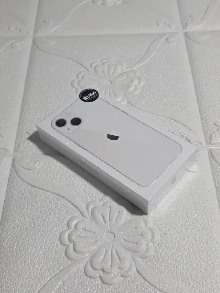 Baru iPhone 13 128 Gb Putih Garansi Resmi