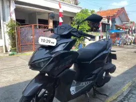 Dijual Vario 160 2023 Hitam + Bonus Helm Zeus ZS 627 (Opsional)