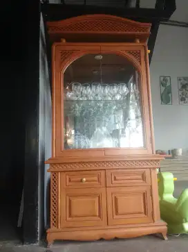 Lemari jati (hiasan)