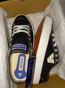 Ventela Victory low black white original