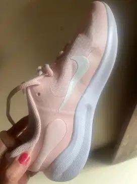 Sepatu nike revolution 7