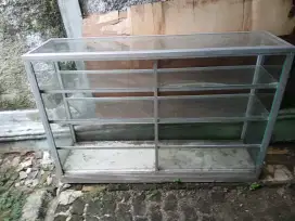 Etalase kaca borongan