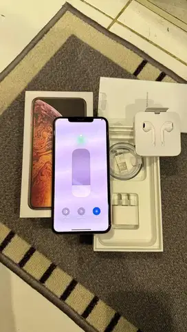 Dijual Iphone Xs Max 256GB Gold Lengkap Terdaftar