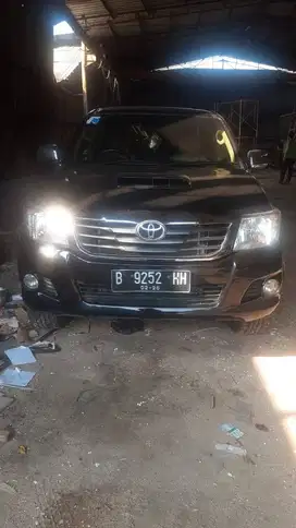 Hilux mobil bekas