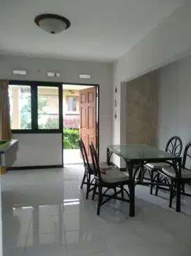 Jual villa view luas bagus grand trawas renov dari awal