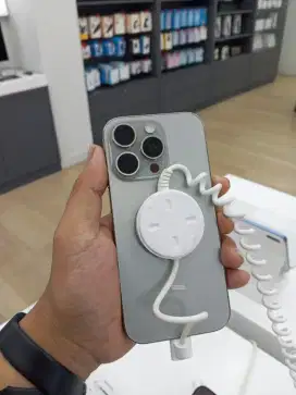 Kredit iPhone 16 Pro garansi iBox