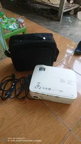 Proyektor nec normal mulus