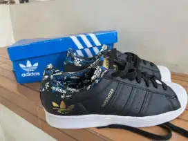 Adidas Superstar