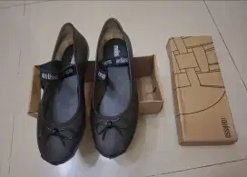 Sepatu merk Melissa Vicky Black size 39 Original
