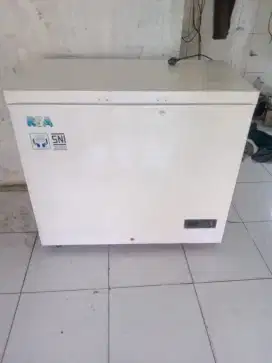 dijual cepat freezer box