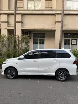Dijual Mobil Toyota Avanza Veloz AT 1.5 2020 Mulus