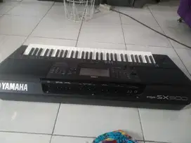 Keyboard Yamaha PSR SX900 (second like new)