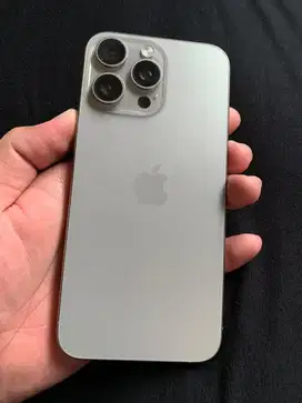 Iphone 15 pro max 256 natural titanium like new