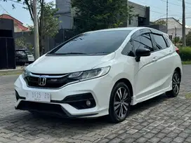 Honda Jazz RS 1.5 AT 2019 km30rb antik!!