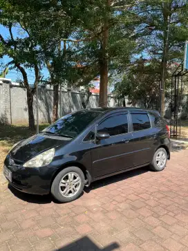 Dijual mobil jazz 2005 matic