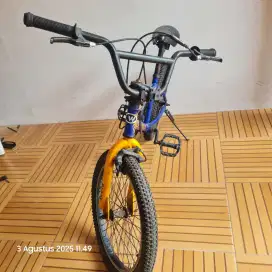 Sepeda BMX wimcycle