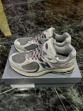 New Balance 2002R