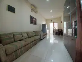 DIJUAL RUMAH 2LT DI EDINBURGH PURI MANSION UK.6X15m2 HARGA NEGO