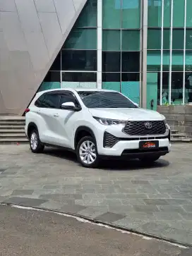 2023 Toyota Kijang Innova Zenix 2.0V Bensin AT Putih 2.0 V