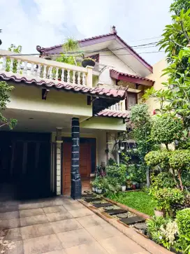 Rumah siap huni 2 lantai di Pejaten Jakarta Selatan