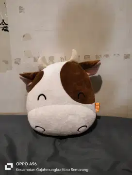 Boneka sapi putih coklat