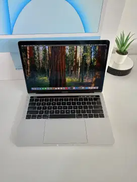MACBOOK PRO TOUCHBAR 2018 I5 RAM 16 SSD 512