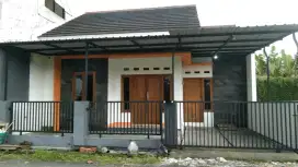 Rumah 2 lantai, dekat Universitas Veteran Sukoharjo