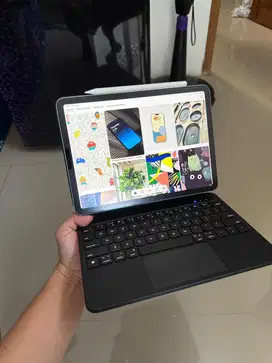 Ipad Air 4 with Magic Keyboard