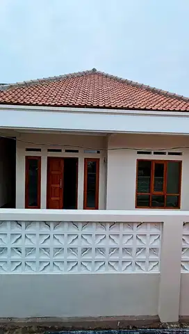 DISEWAKAN RUMAH DENGAN LINGKUNGAN AMAN, NYAMAN, DAN STRATEGIS