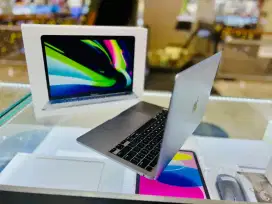 MacBook Pro M2 2022 13-Inch iBox ID/A 8/256GB Space Grey Apple M1 Chip