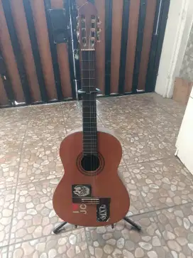 Dijual Gitar Akuistik Yamaha
