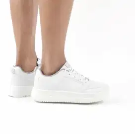 Sepatu sneakers putih No 44 / White sport shoes / Aerostreet Brooklyn