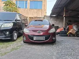 MAZDA 2 1.5 HB SPORT AT MATIC 2012 TERMURAH !!