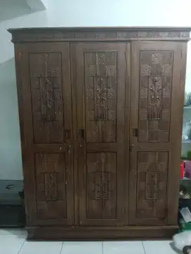 Lemari jati 3 pintu