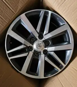 Velg OEM Fortuner VRZ R18 PCD6x139.7 Grey Polish. Velg only 4pcs.