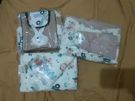 Paket Gendongan Bayi, Tas Samping Selempang, Selimut Topi Motif Hewan