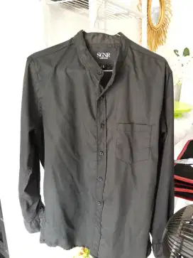 Kemeja Signore Hitam Size L