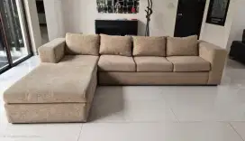Sofa Fabric 4 seater L Sofa Beige Color cocok untuk ruang keluarga