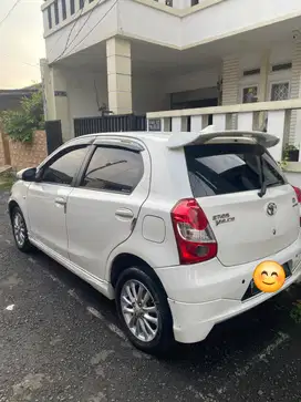 Toyota Etios Valco 2013 Bensin