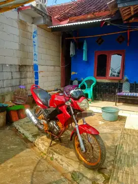 YAMAHA VIXION TAHUN 2011