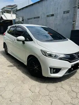 [Dijual Honda Jazz RS 2015 AT – Kondisi Istimewa, Siap Pakai!]